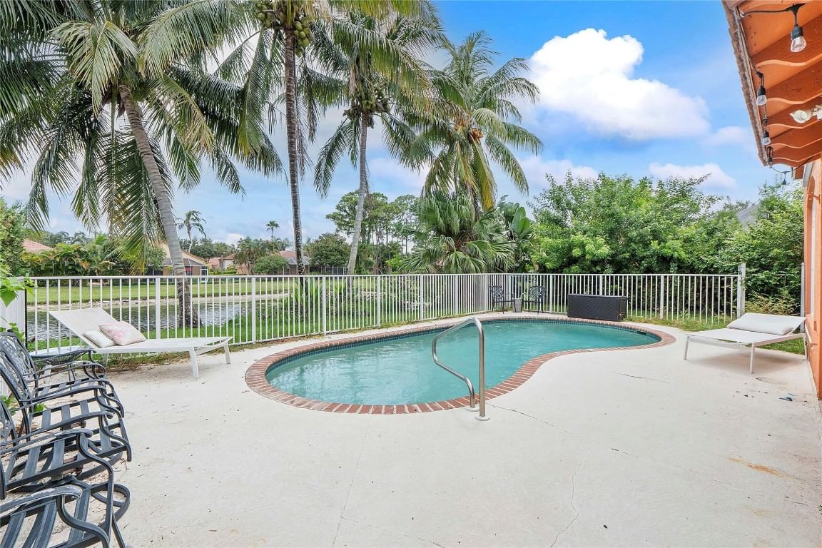 4020 Dorado Drive, Riviera Beach, FL 33418 photo 5
