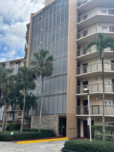 3301 N Country Club Drive #506, Aventura, FL 33180 photo 3