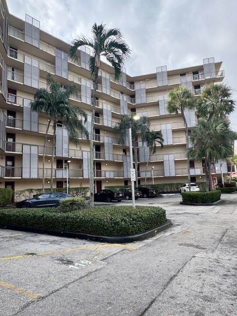 3301 N Country Club Drive #506, Aventura, FL 33180 photo 4
