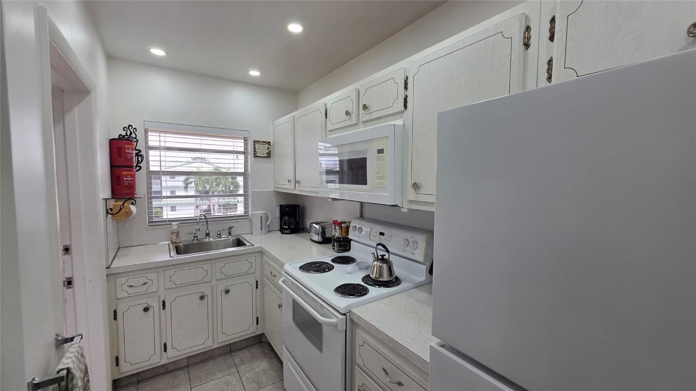 5300 Washington Street #L338, Hollywood, FL 33021 photo 2