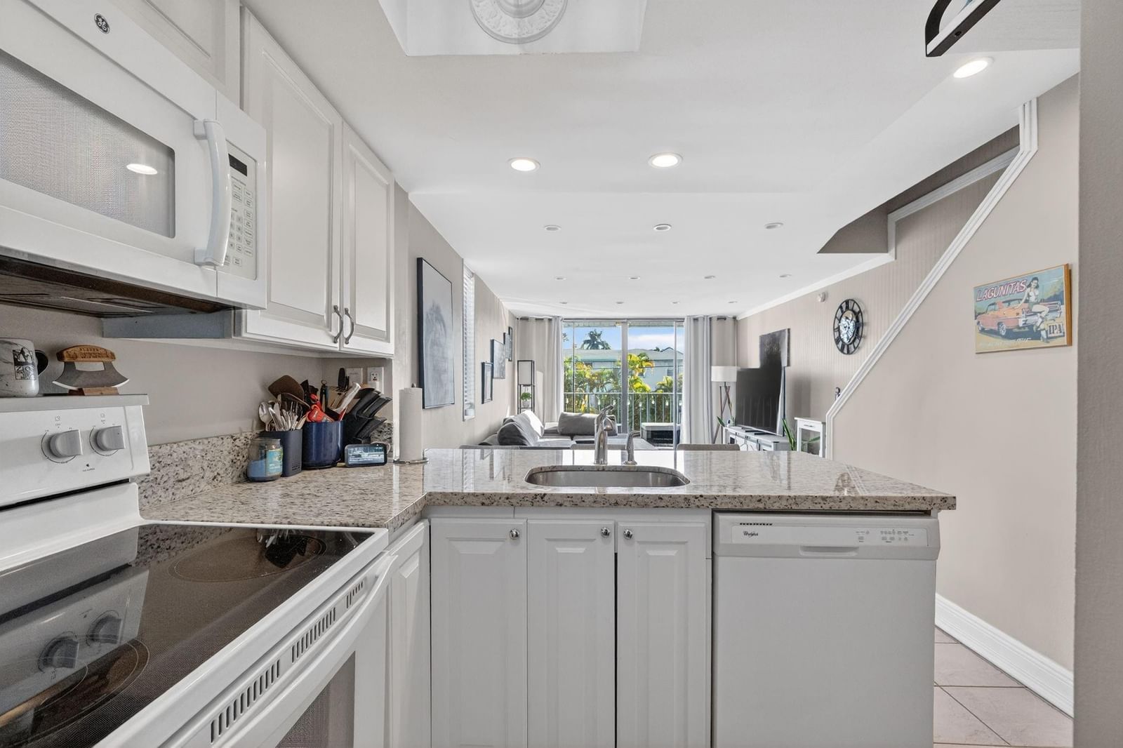 1531 SE 15th St #6, Fort Lauderdale, FL 33316 photo 2