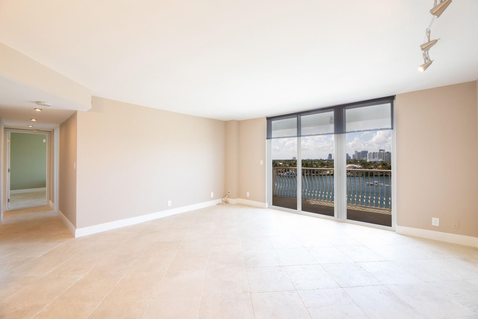1 Las Olas Circle #605, Fort Lauderdale, FL 33316 photo 2