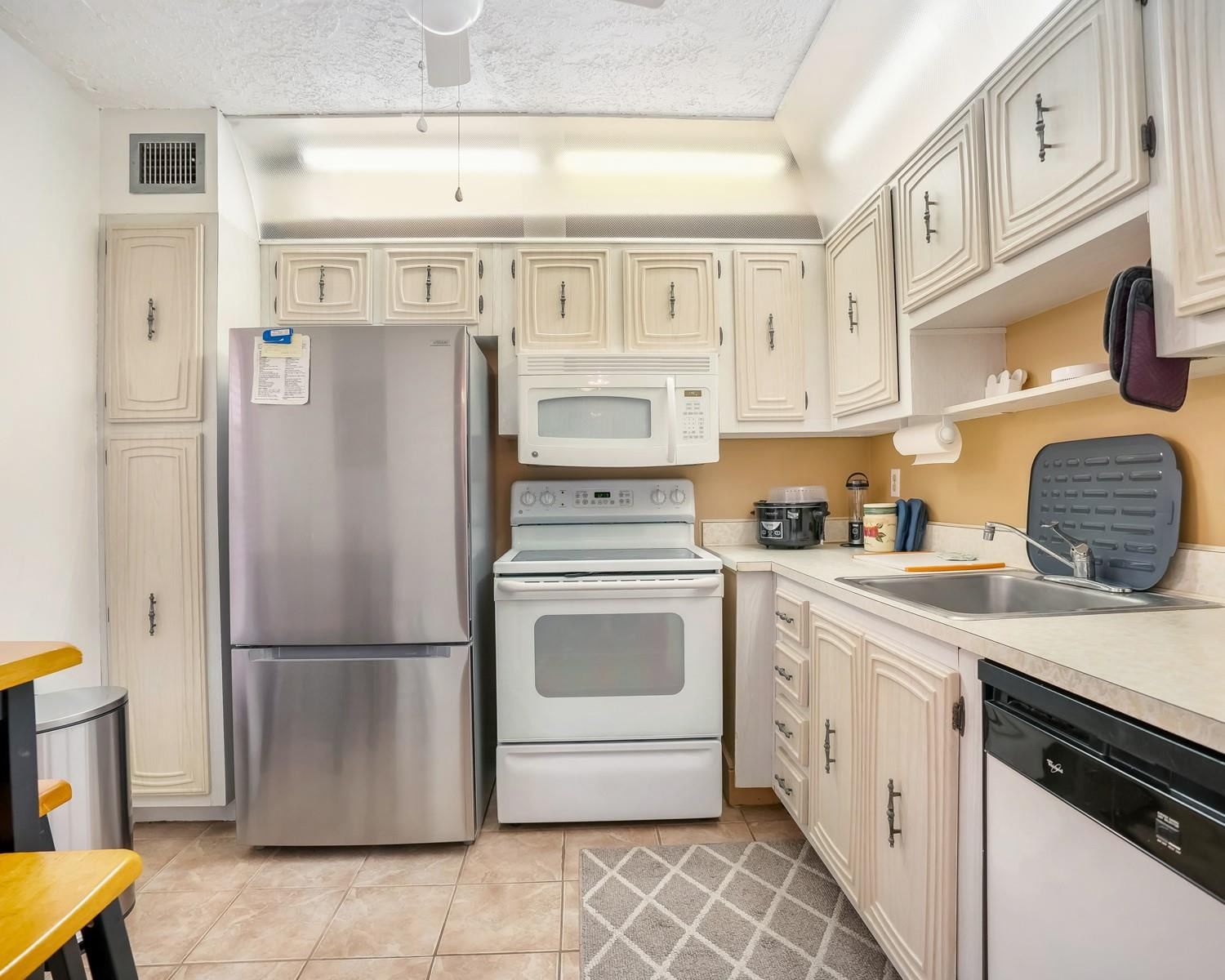 2851 Somerset Drive #205, Lauderdale Lakes, FL 33311 photo 2