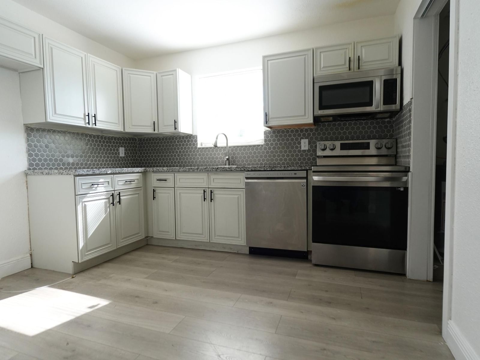 4421 NW 34th Court, Lauderdale Lakes, FL 33319 photo 4