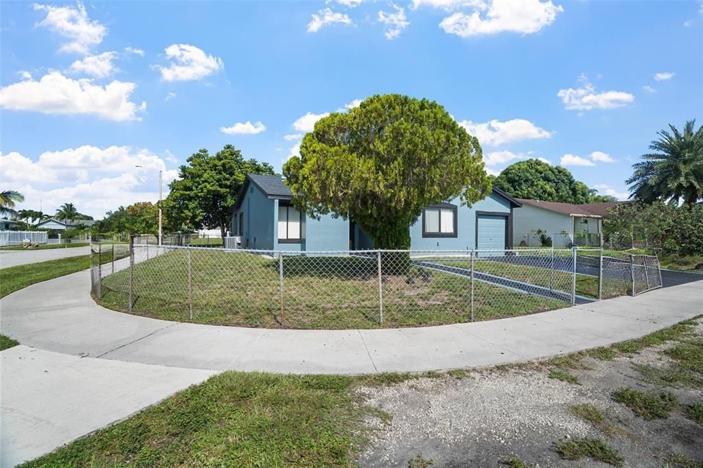 20239 NW 33rd Court, Miami Gardens, FL 33056 photo 2