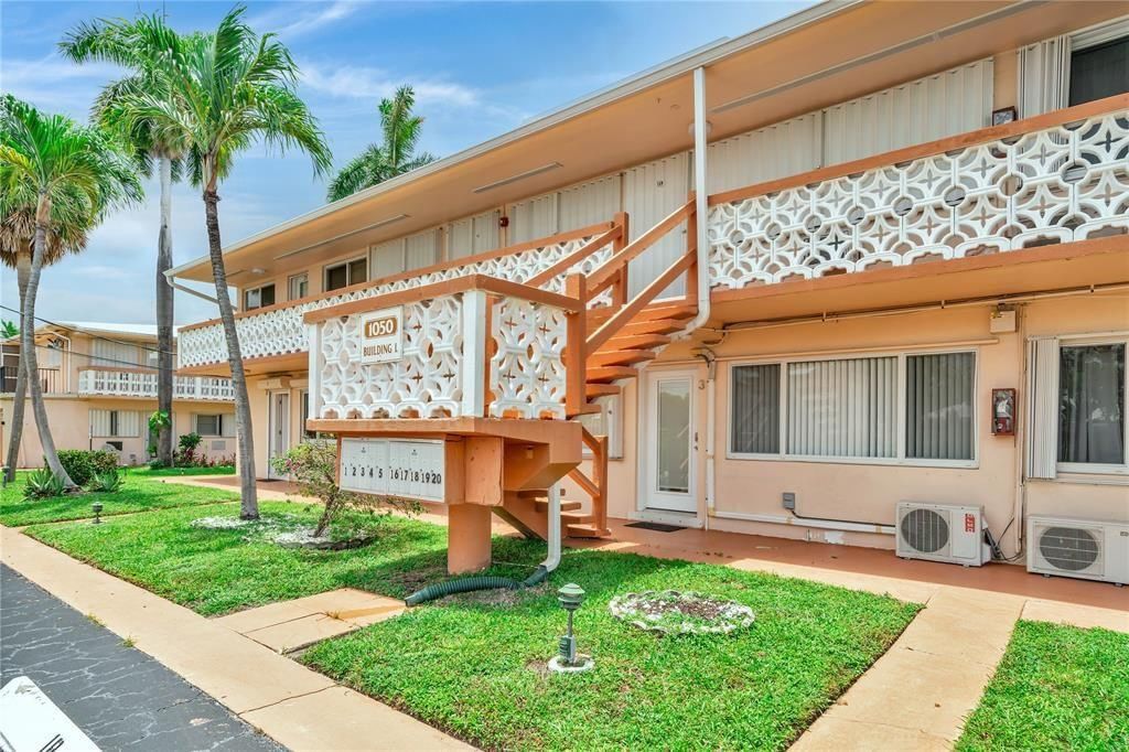 1050 SW 11th Street #1L, Hallandale Beach, FL 33009 photo 2