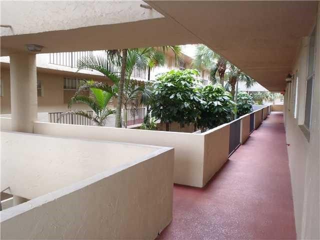 403 NW 68th Avenue #519, Plantation, FL 33317 photo 2