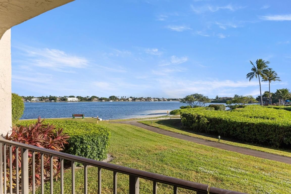 7020 Half Moon Circle #105, Hypoluxo, FL 33462 photo 2