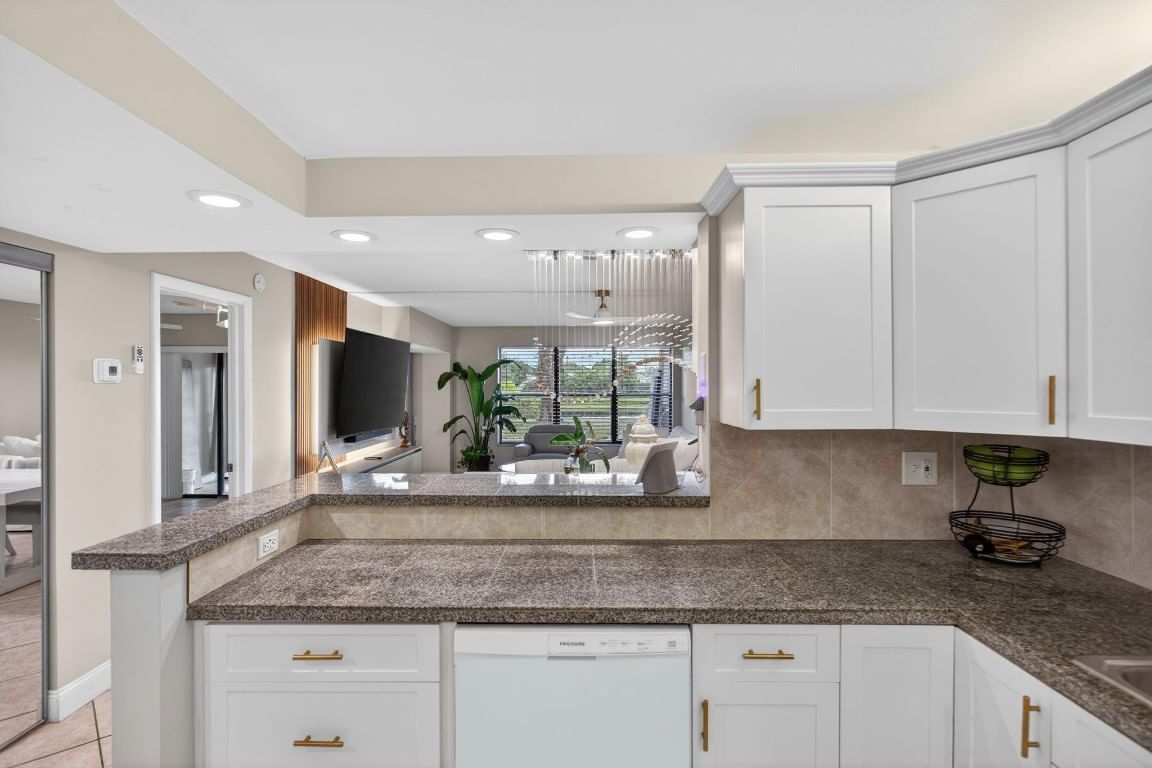 2314 S Cypress Bend Drive #114, Pompano Beach, FL 33069 photo 2