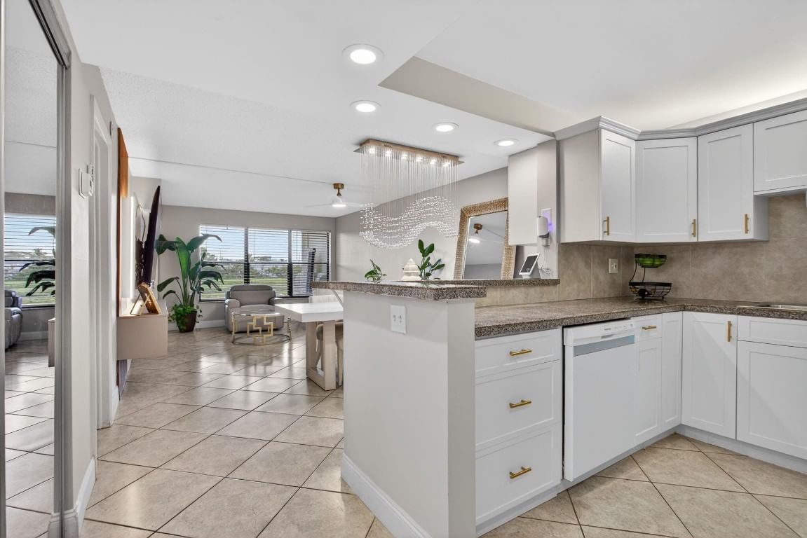 2314 S Cypress Bend Drive #114, Pompano Beach, FL 33069 photo 4