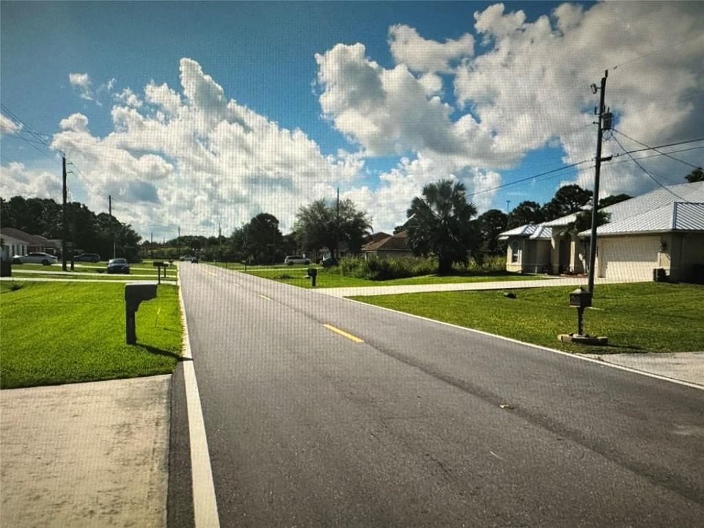 2042 SW Savage Boulevard, Port St Lucie, FL 34953 photo 2