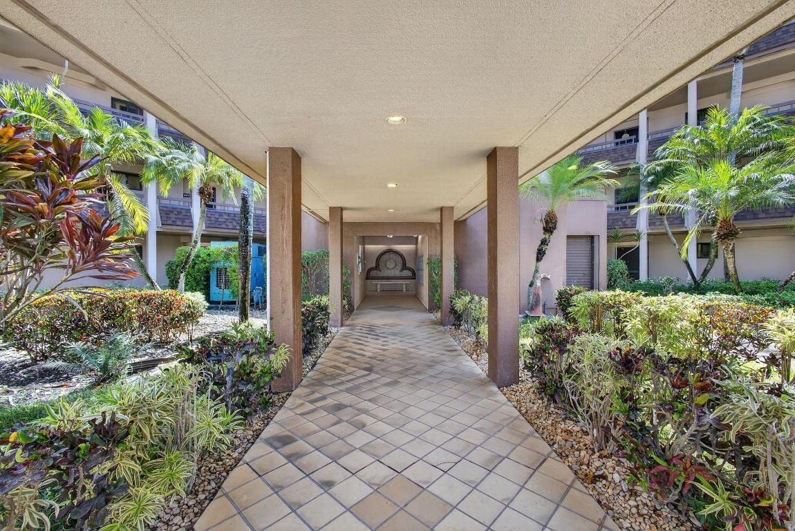 4770 Fountains Drive #104, Lake Worth, FL 33467 photo 5