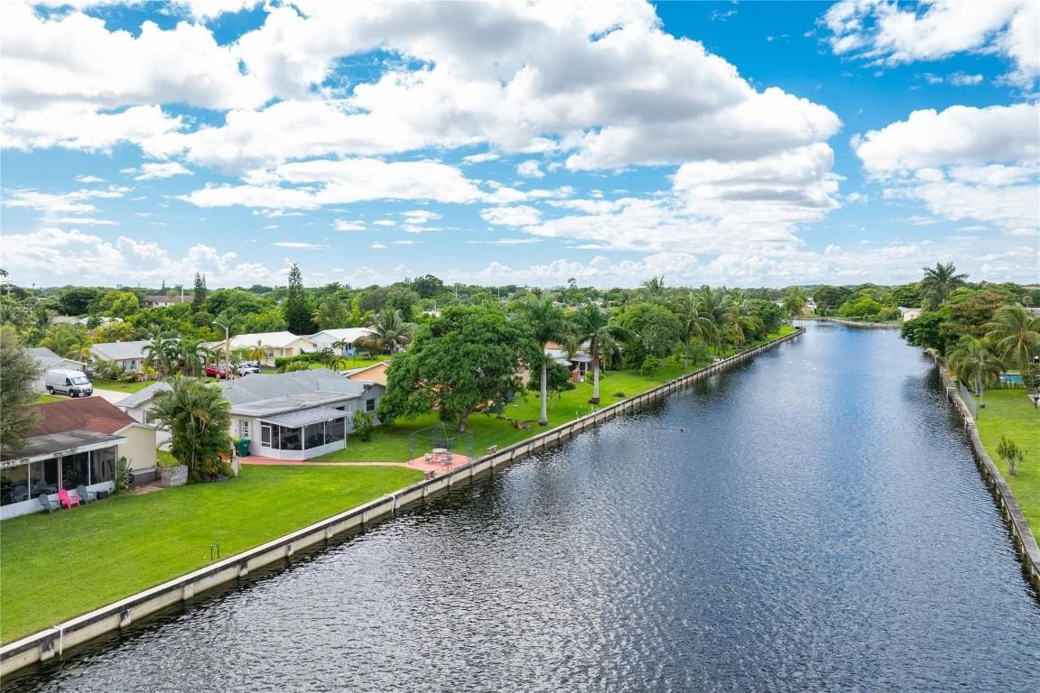 9407 NW 70th Place, Tamarac, FL 33321 photo 5