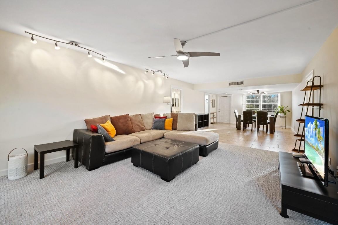 3900 Oaks Clubhouse Drive #310, Pompano Beach, FL 33069 photo 3