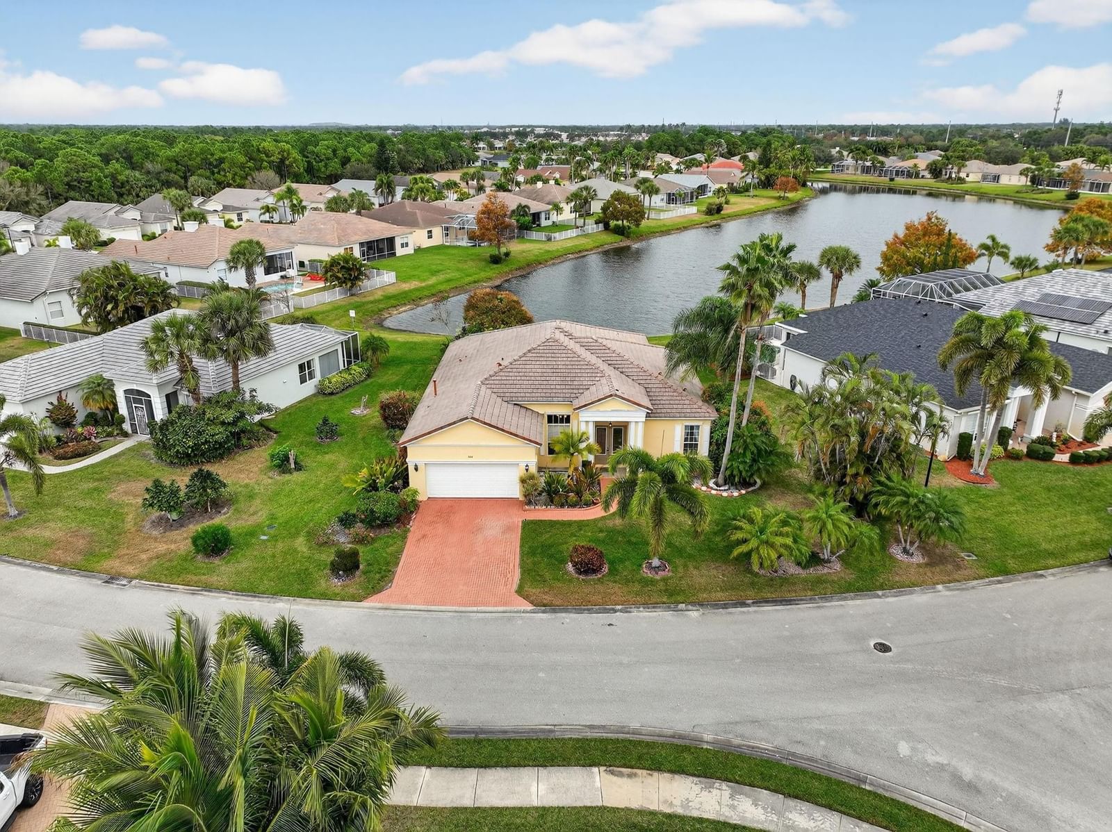 544 SW Lake Manatee Way, Port St Lucie, FL 34986 photo 3