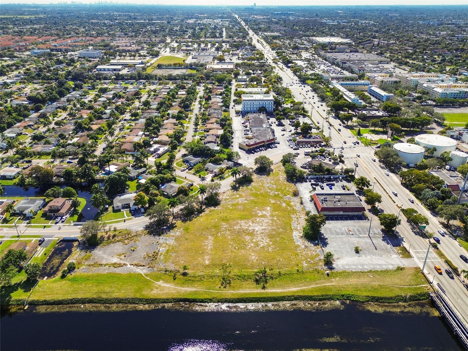 3900 NW 37th Street, Lauderdale Lakes, FL 33309 photo 2