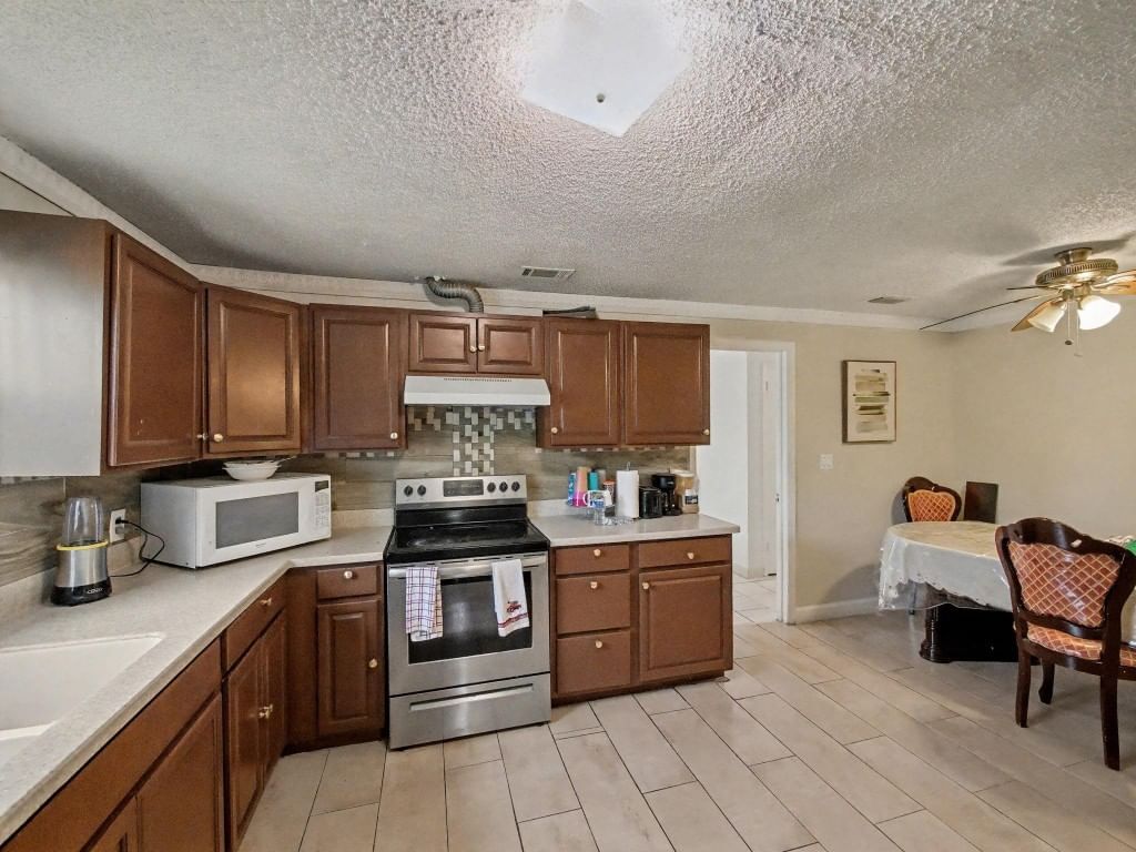 5043 Marcia Place, West Palm Beach, FL 33407 photo 2