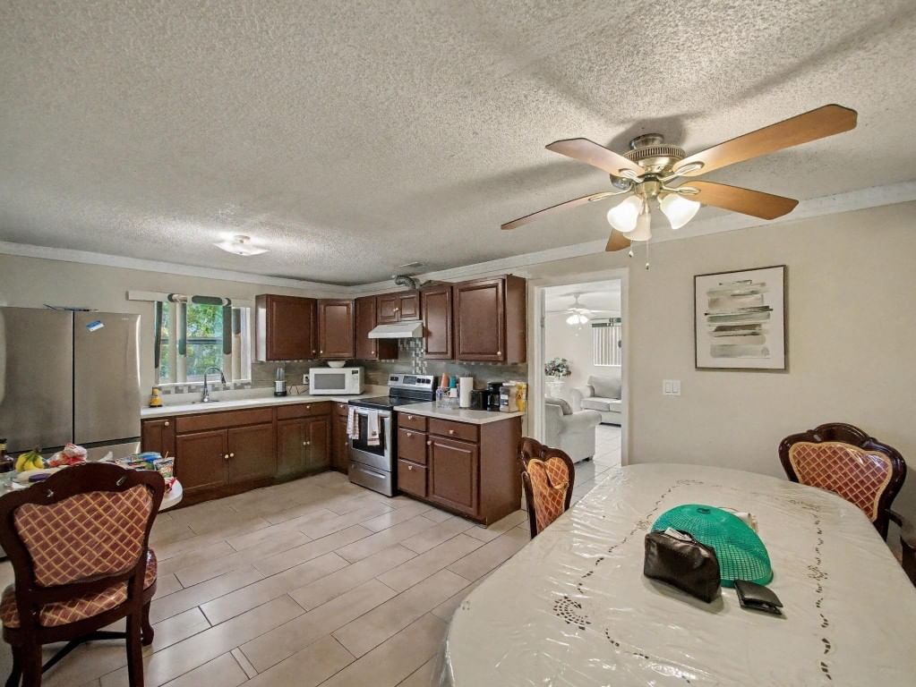 5043 Marcia Place, West Palm Beach, FL 33407 photo 3
