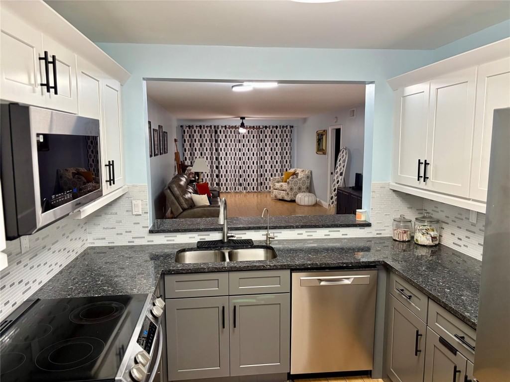 7302 S Devon Drive #307, Tamarac, FL 33321 photo 5