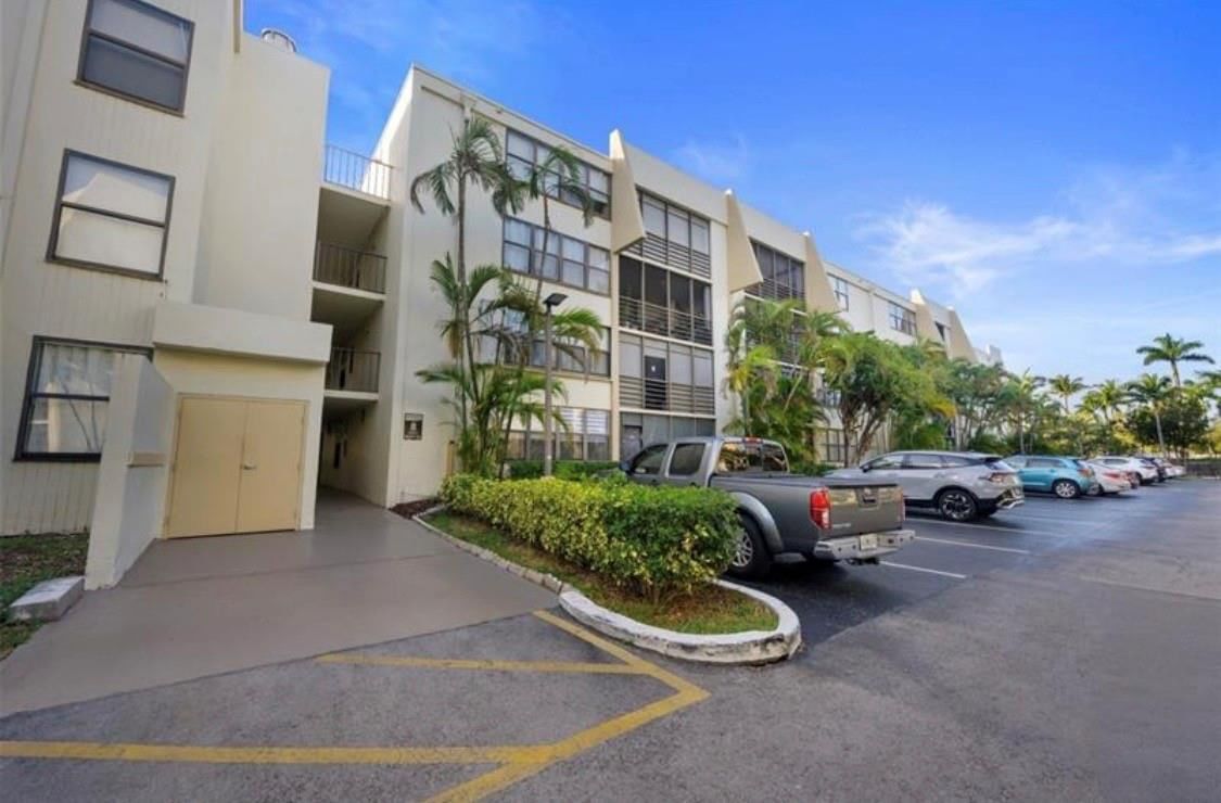 20441 NE 30th Avenue #218-9, Miami, FL 33180 photo 2