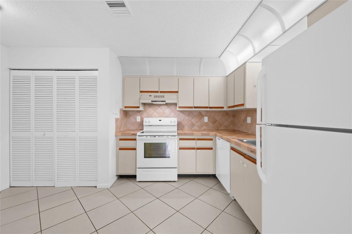 3574 NW 95th Terrace #8q, Sunrise, FL 33351 photo 4