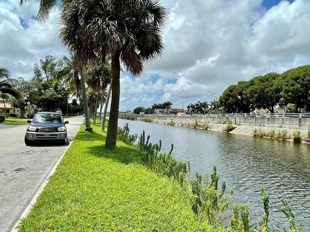 230 SW 1st Street #G-8, Pompano Beach, FL 33060 photo 4