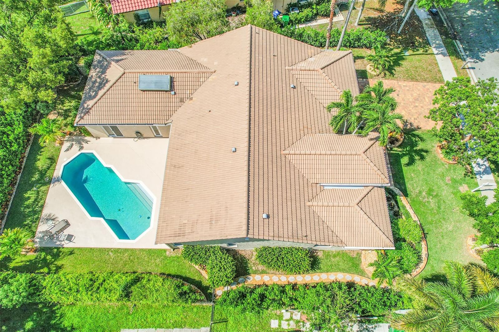 4910 NW 104th Avenue, Coral Springs, FL 33076 photo 2