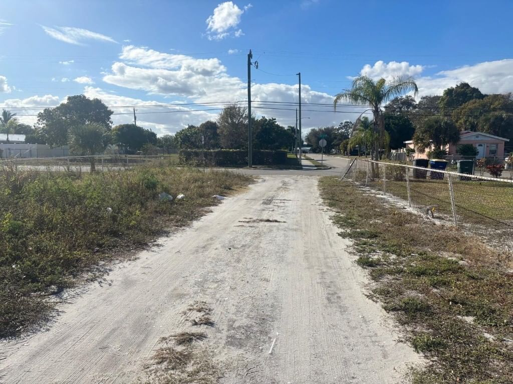 1512 N 17th Street, Fort Pierce, FL 34950 photo 2