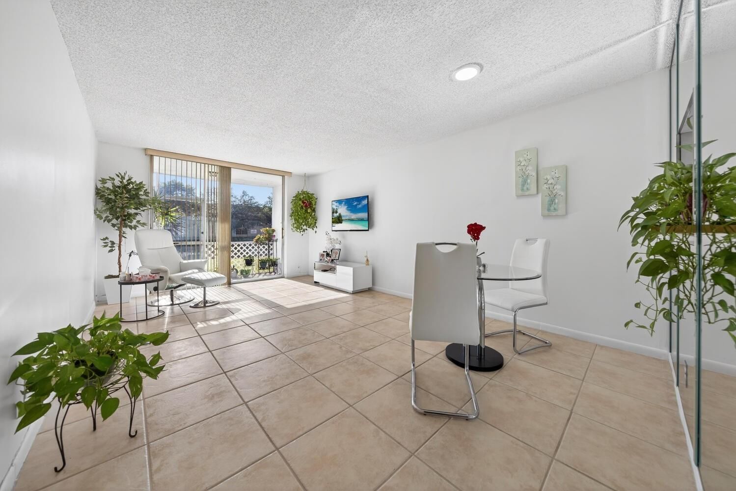9281 Sunrise Lakes Boulevard #107, Sunrise, FL 33322 photo 3