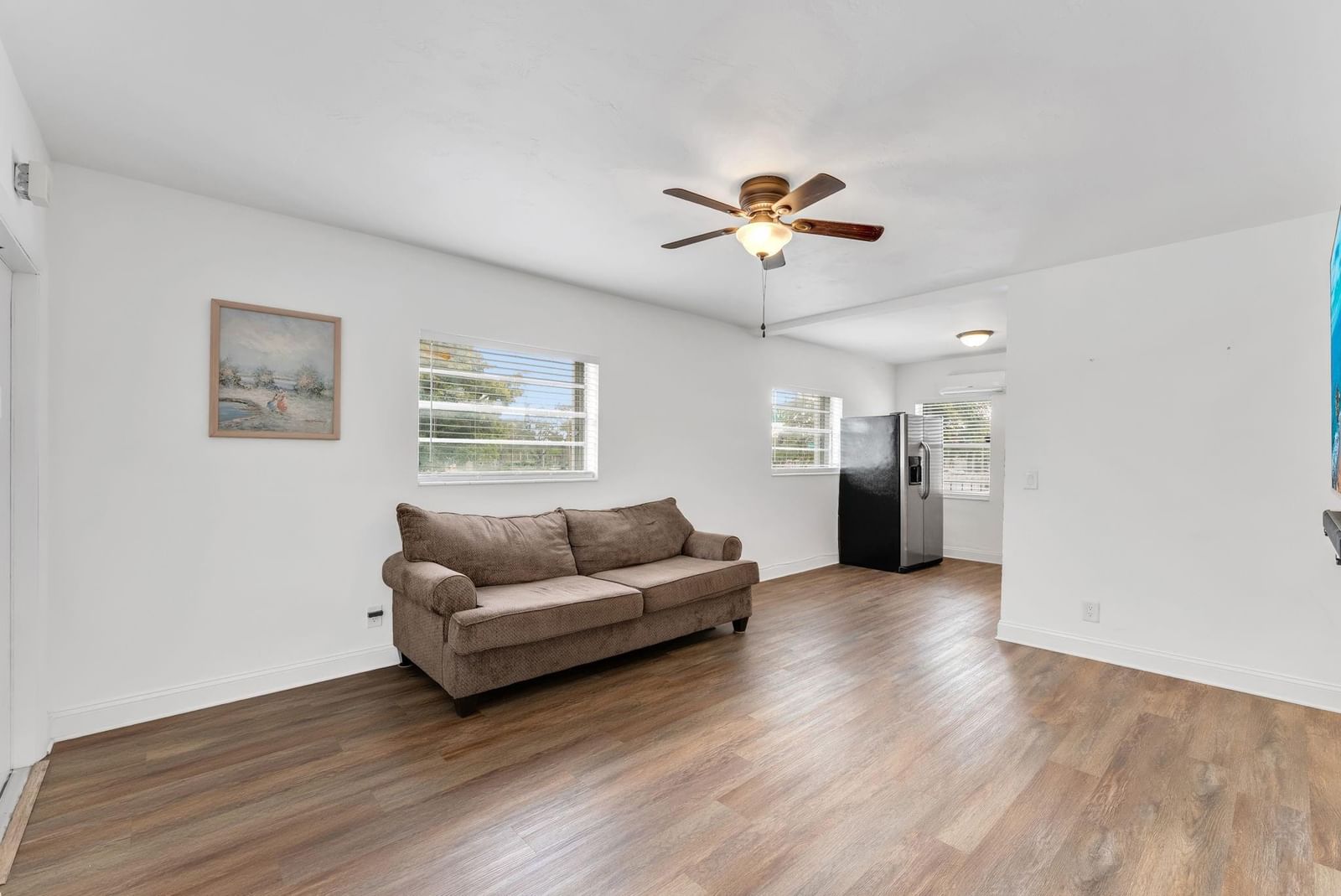 7401 Pines Boulevard #201, Pembroke Pines, FL 33024 photo 4