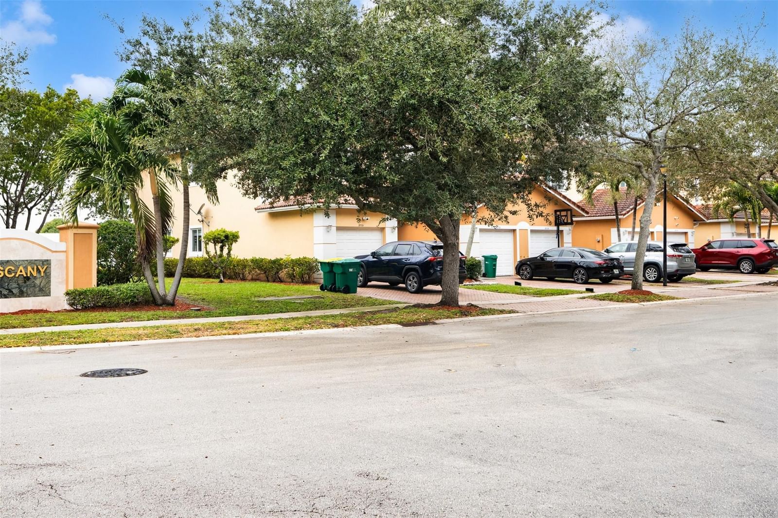 5722 Tuscany Terrace, Tamarac, FL 33321 photo 2