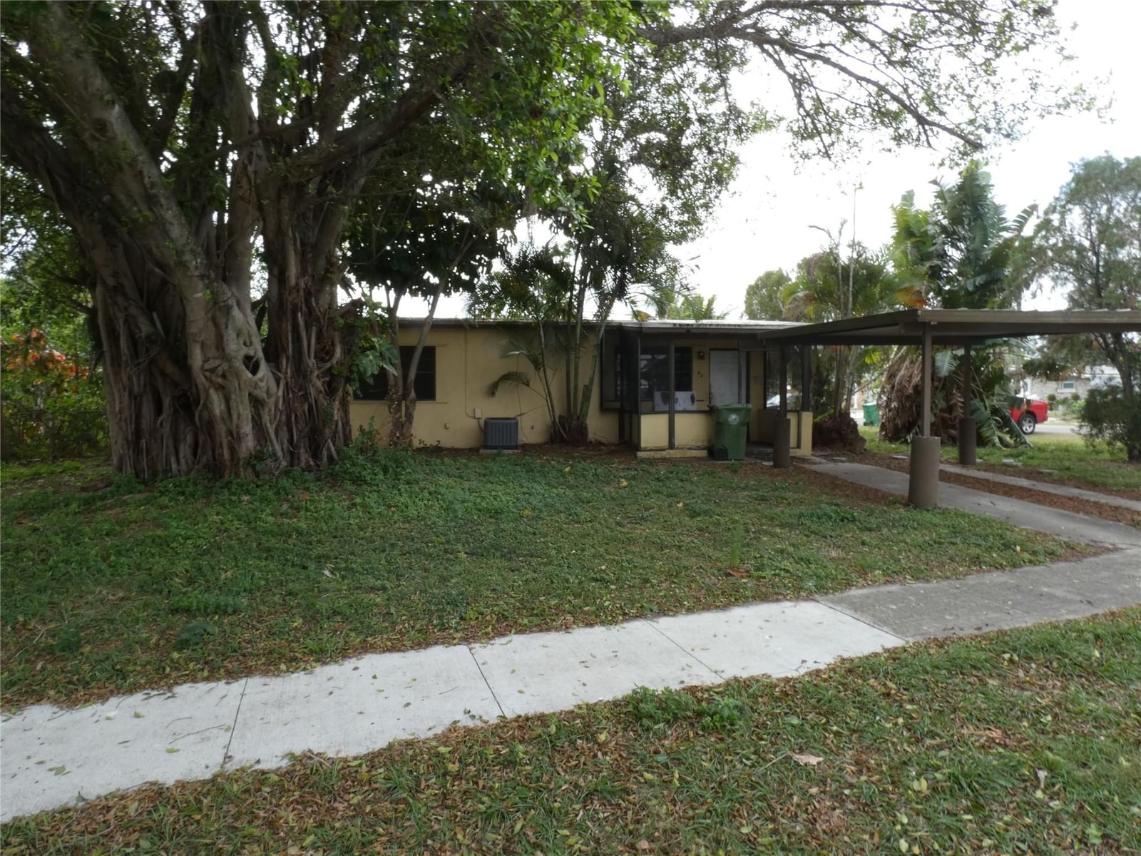 82 Tortuga Road, Palm Springs, FL 33461 photo 2