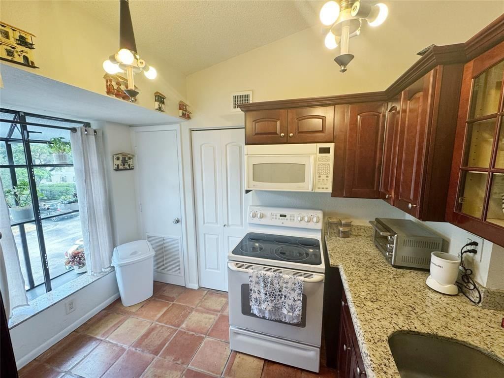 715 Gardens Drive #203, Pompano Beach, FL 33069 photo 4