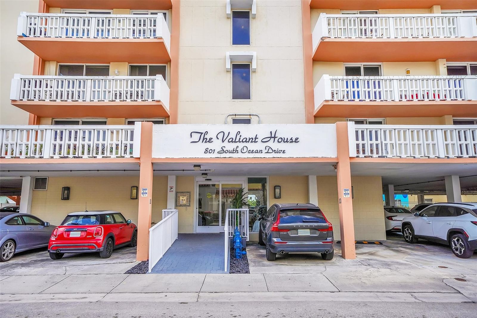 801 S Ocean Drive #605, Hollywood, FL 33019 photo 2