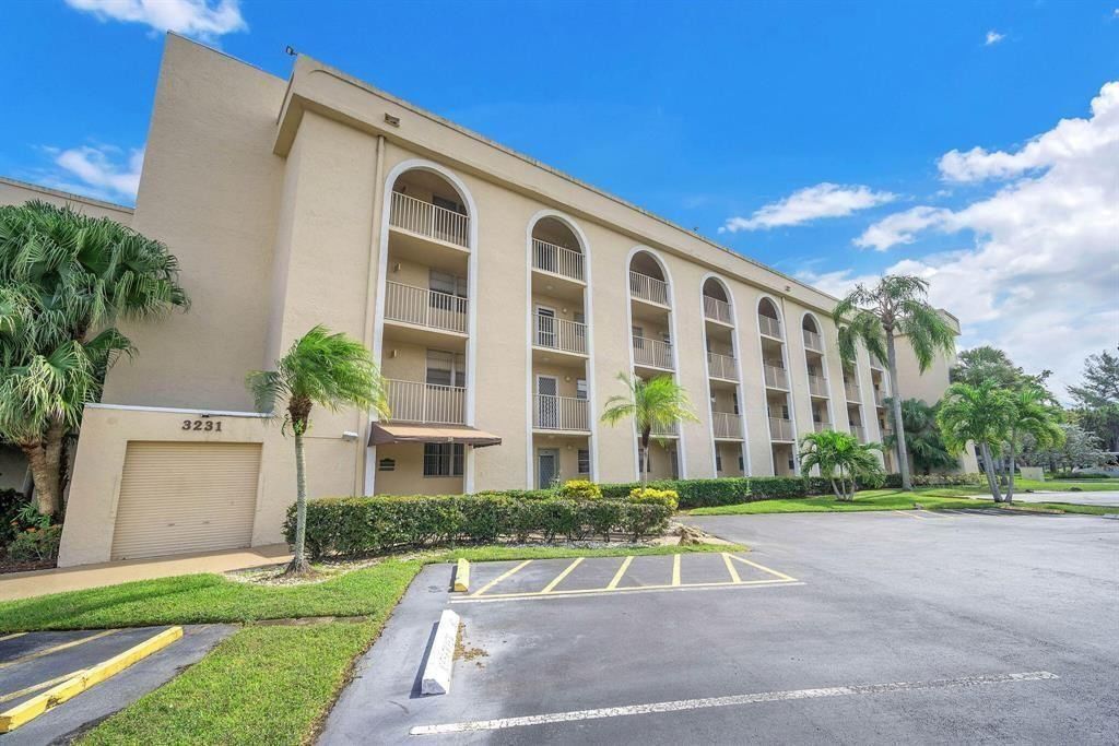 3231 Holiday Springs Boulevard #105, Margate, FL 33063 photo 2