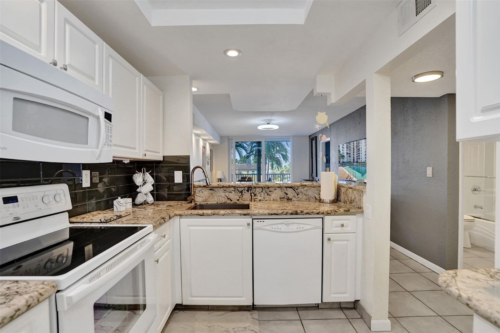1391 S Ocean Boulevard #309, Pompano Beach, FL 33062 photo 3