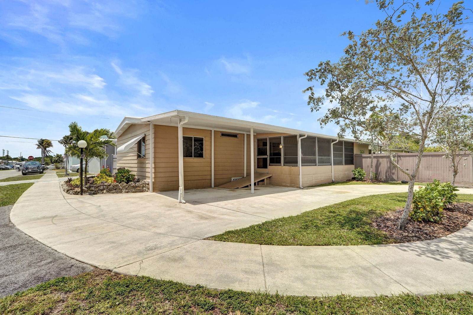 21411 NW 3rd Street, Pembroke Pines, FL 33029 photo 2