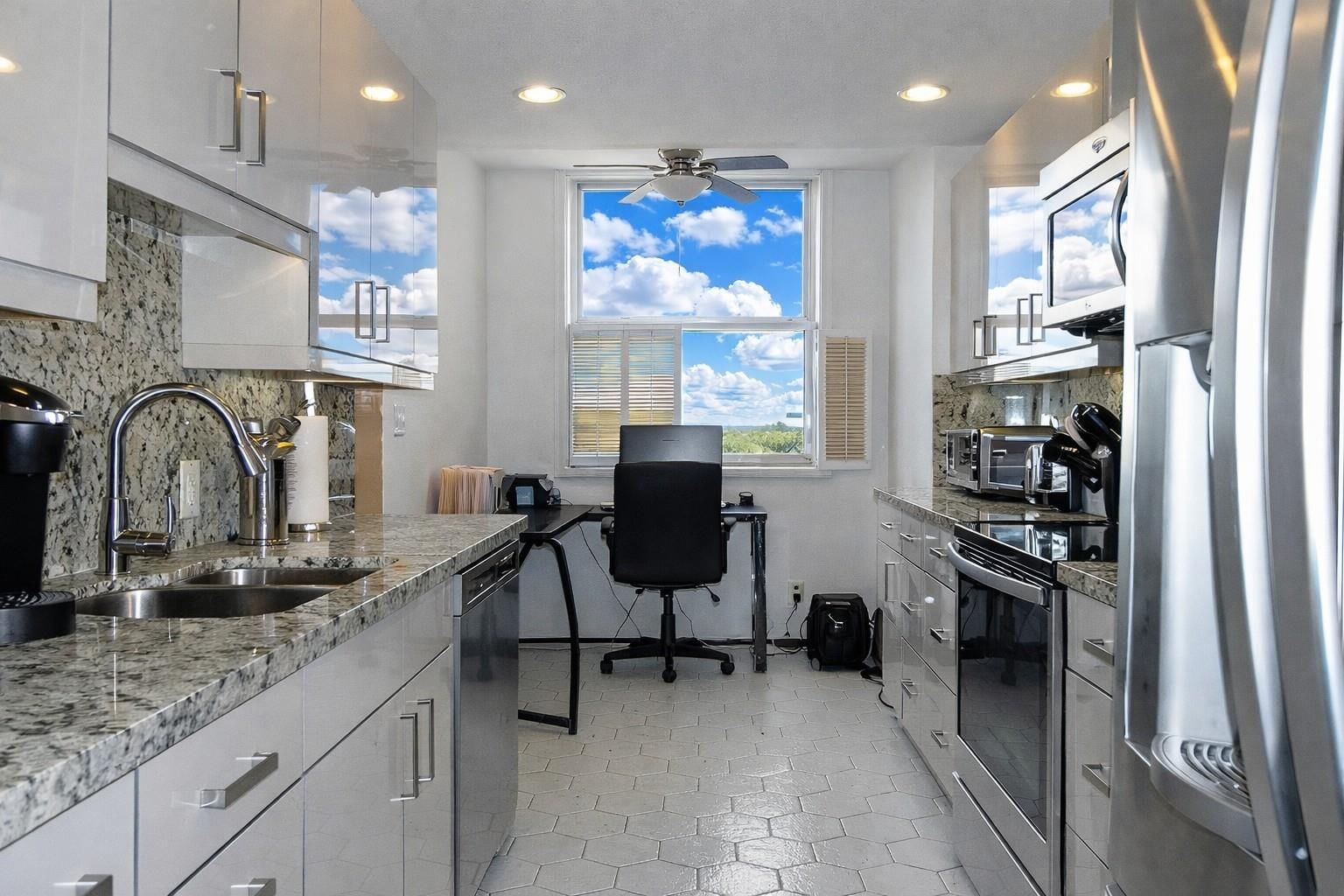 4330 Hillcrest Drive #420, Hollywood, FL 33021 photo 5
