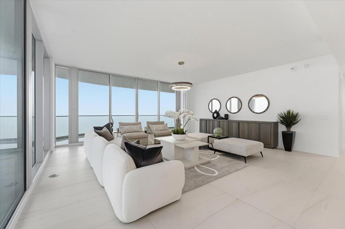 151 N Seabreeze Boulevard #2204 E, Fort Lauderdale, FL 33304 photo 2