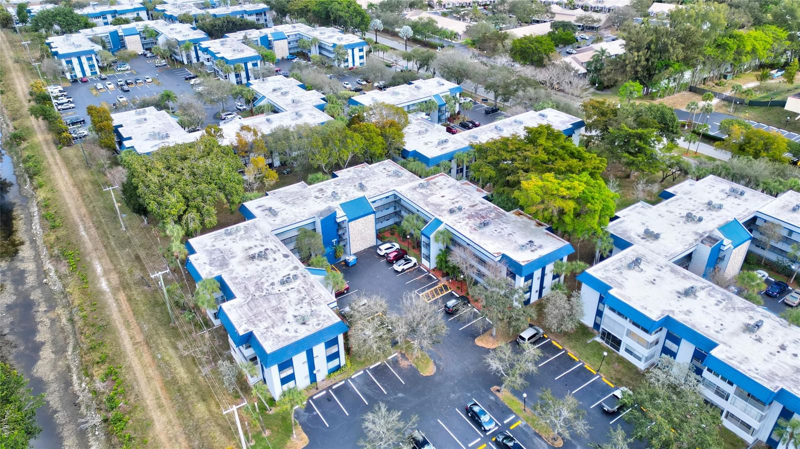 3150 Holiday Springs Boulevard #311, Margate, FL 33063 photo 4