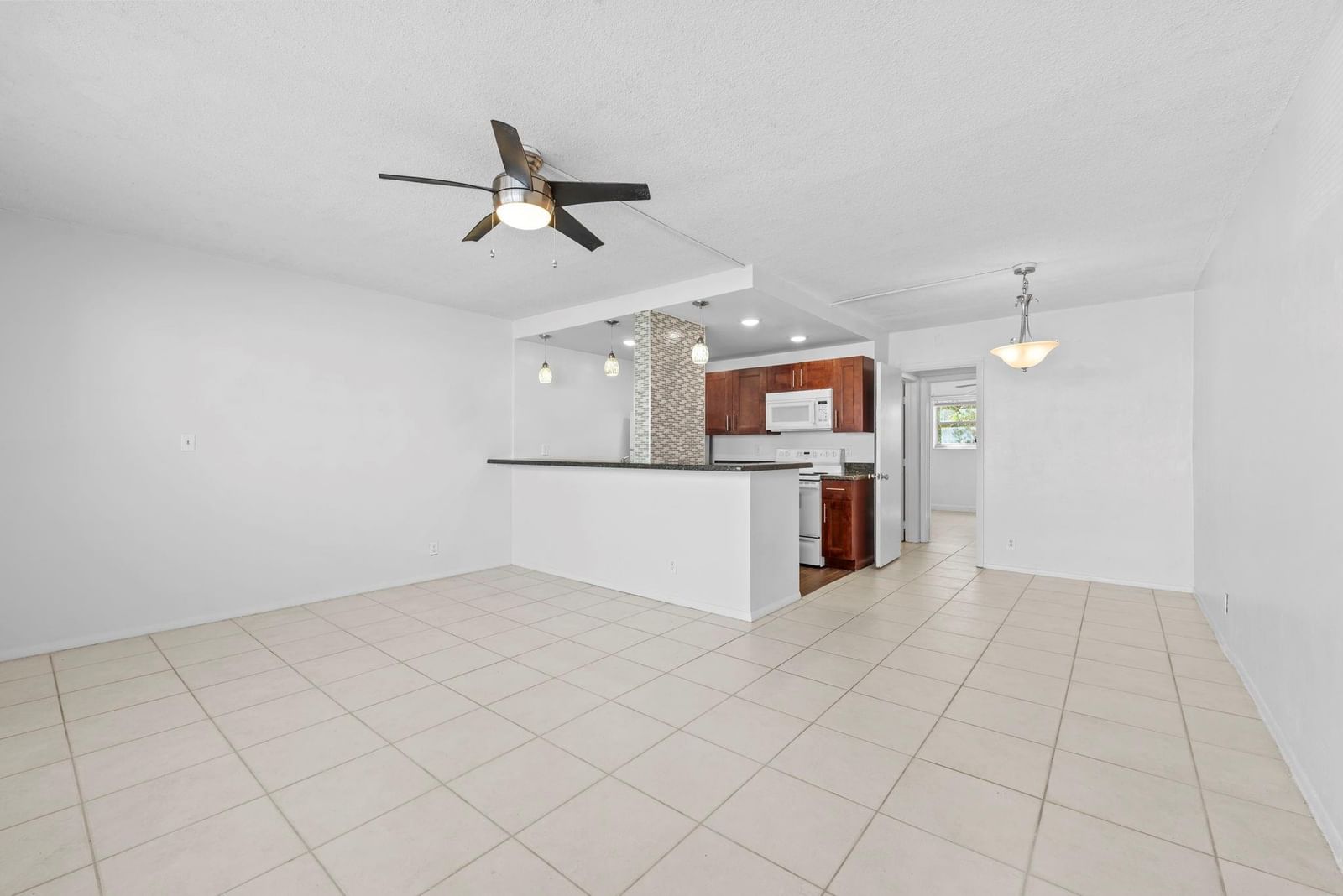 625 Antioch Avenue #104, Fort Lauderdale, FL 33304 photo 2