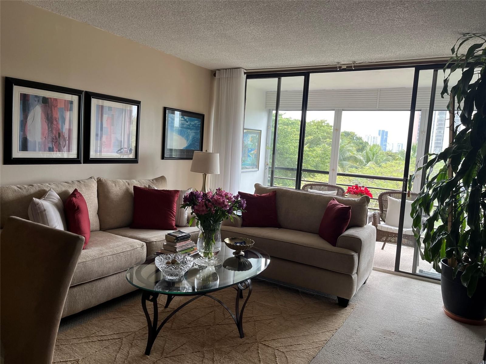 20500 W Country Club Drive #416, Aventura, FL 33180 photo 2