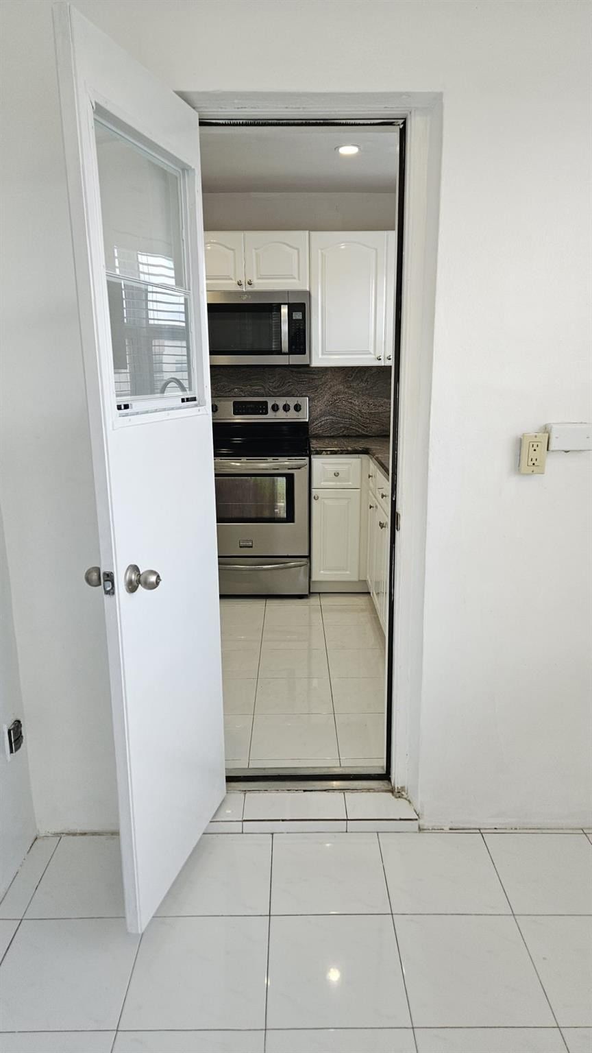 4042 NW 19th Street #F411, Fort Lauderdale, FL 33313 photo 4