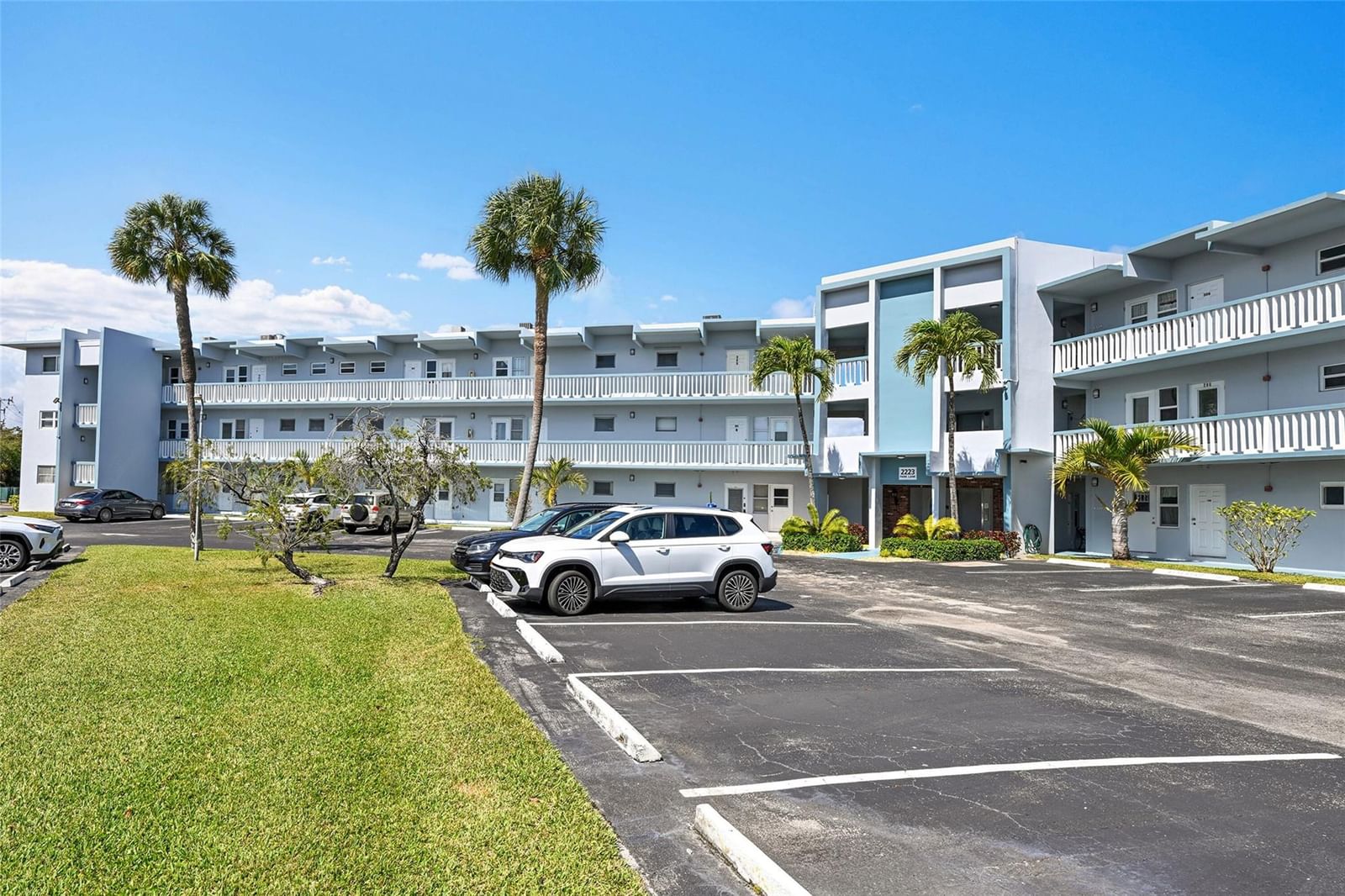 2223 Park Lane #302, Hollywood, FL 33021 photo 2