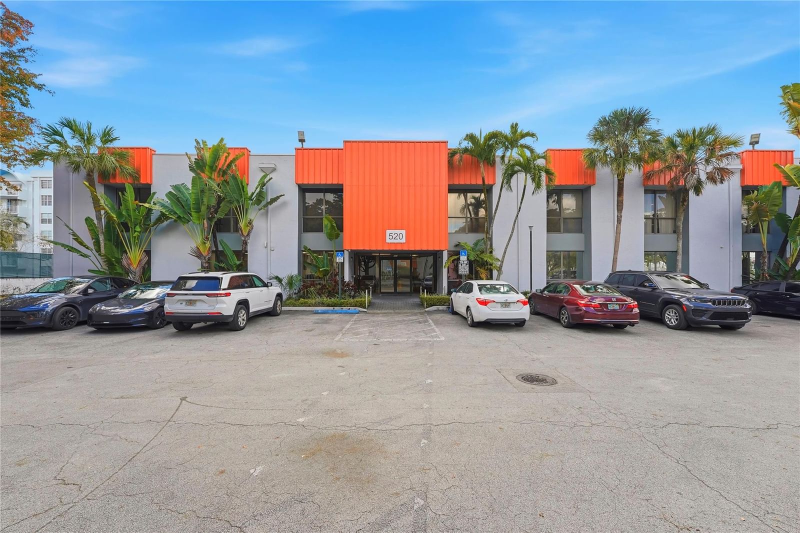 520 NW 165th Street Road, Miami, FL 33169 photo 2