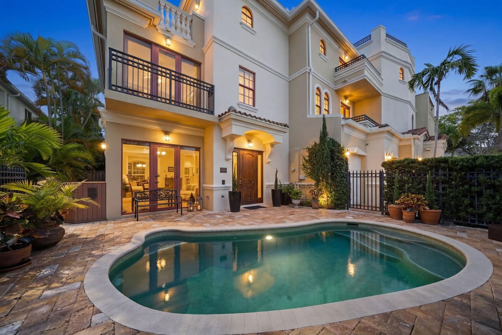 645 NE 17th Way #645, Fort Lauderdale, FL 33304 photo 2