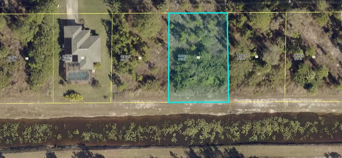 956 Candlelight Drive, Lehigh Acres, FL 33974 photo 3