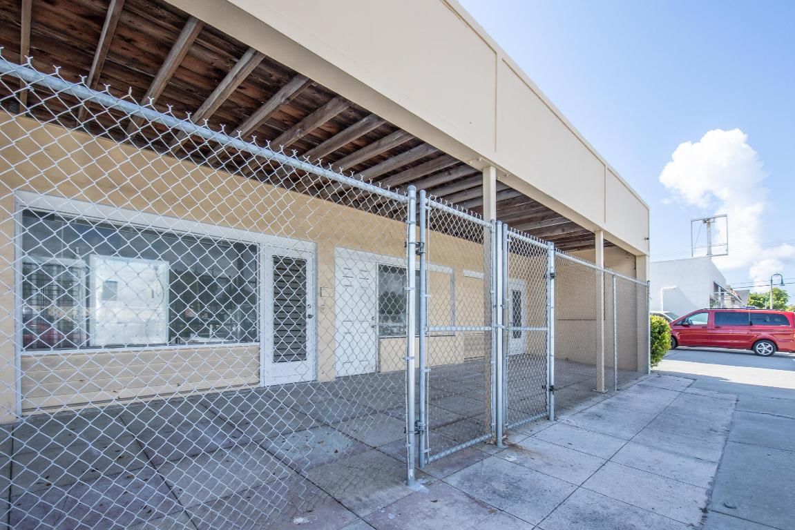 922 S Dixie Highway, Lake Worth Beach, FL 33460 photo 3