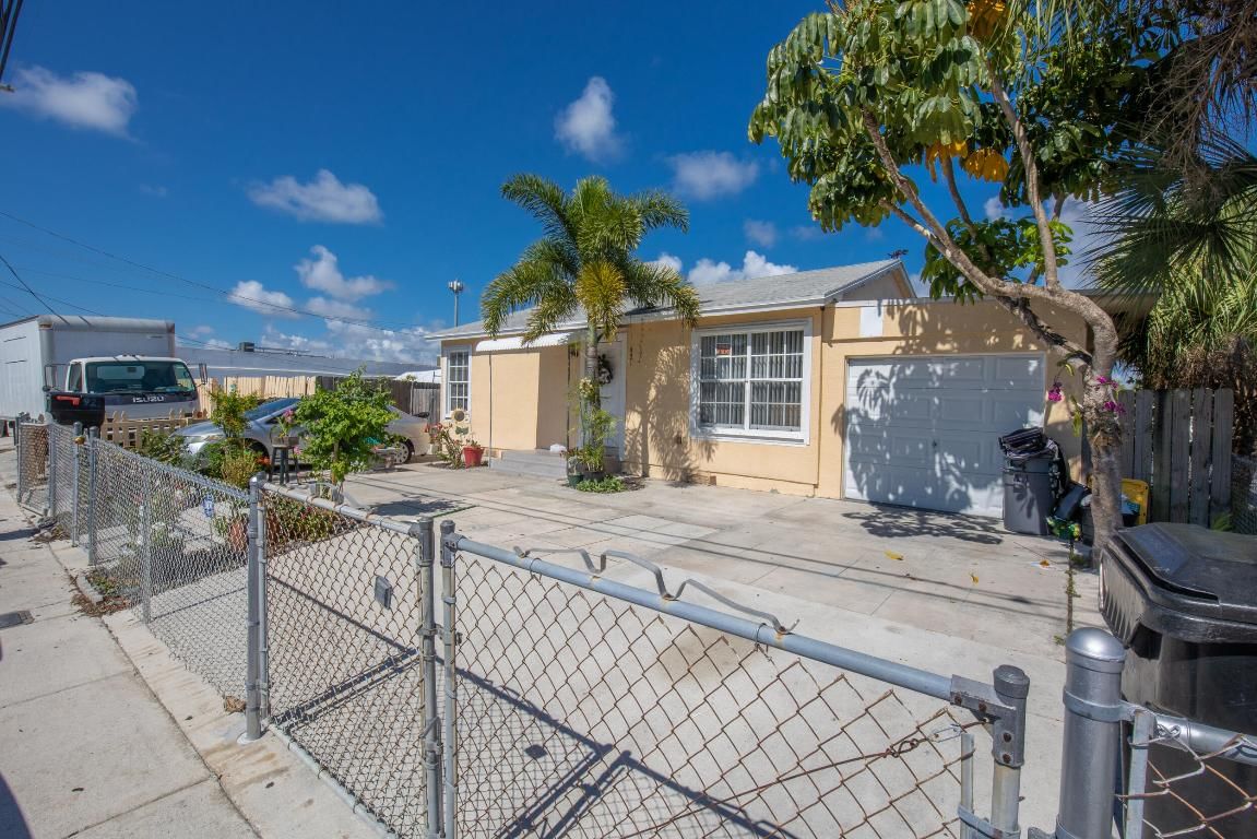 922 S Dixie Highway, Lake Worth Beach, FL 33460 photo 4