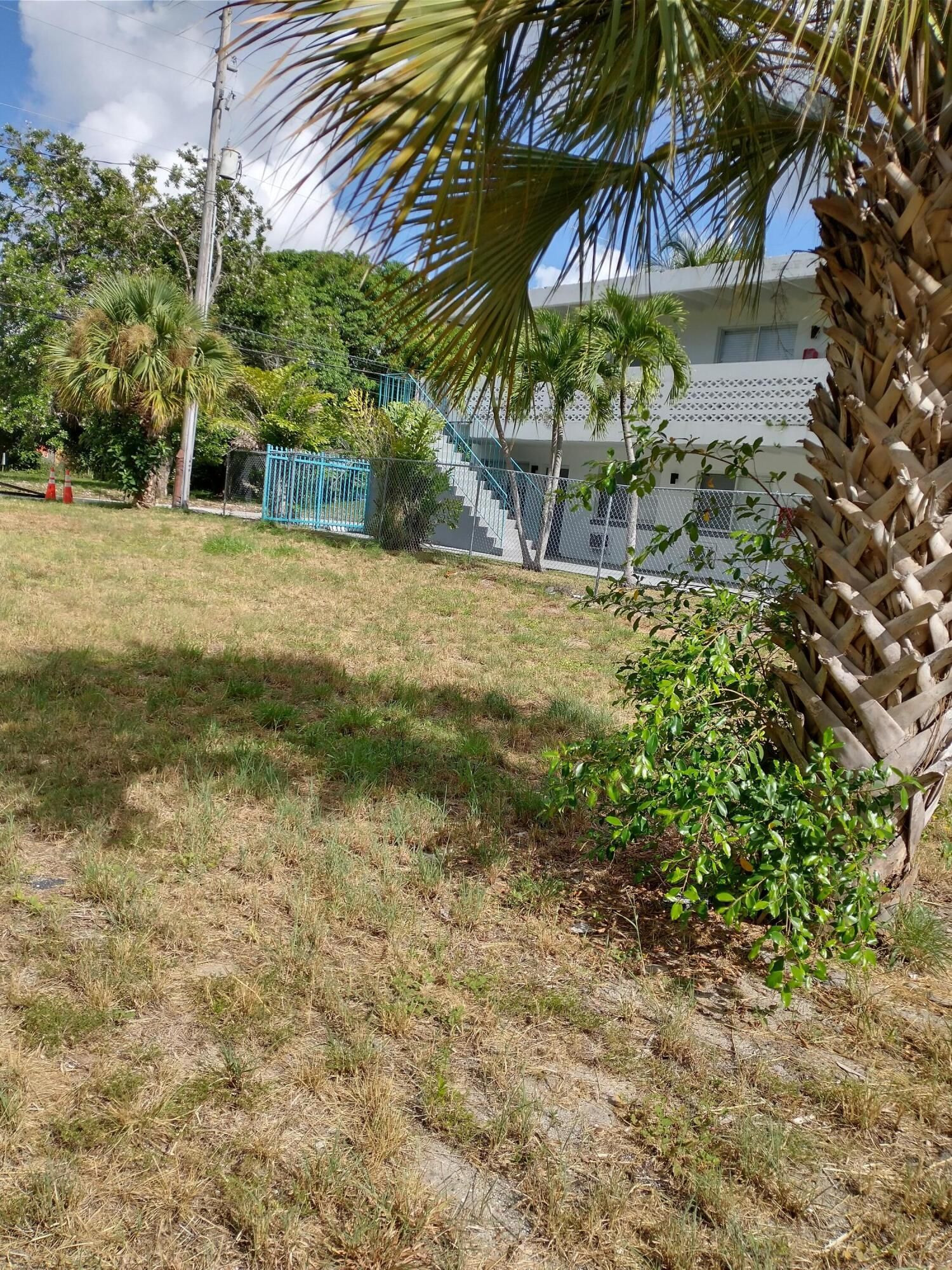 2907 Broadway Avenue, West Palm Beach, FL 33407 photo 2